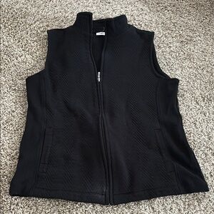 ⭐️3/$20 Croft & Barrow Black Zip-Up Vest